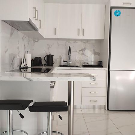 Elegant & Modern Apartment Near To Athens Riviera Piraeus Luaran gambar